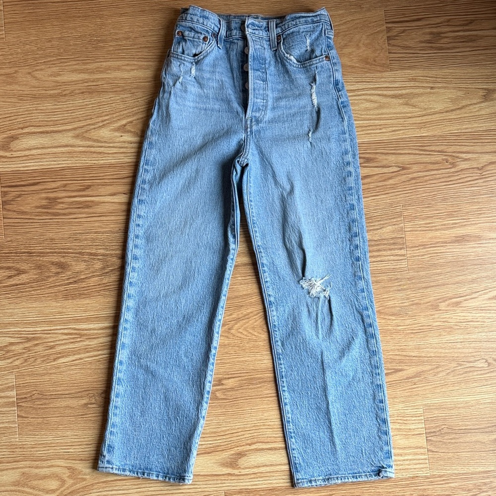 Levi’s Premium Ribcage Straight Ankle Jeans